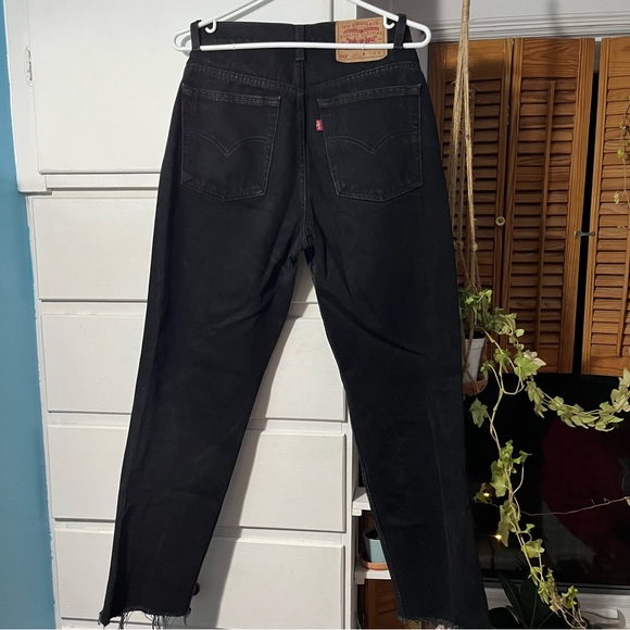 Levi’s 512 Raw Hem Slim Fit Straight Leg in Black, Size 8 - Picture 3 of 5